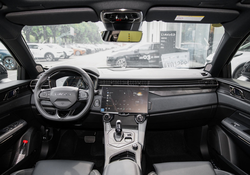 China High Speed Electric Car Suv 1.LYNK&CO 01 new ev cheap electric car with certification