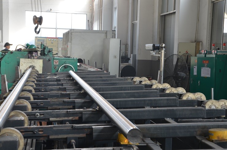 Precision Round Induction Hardened Bar Heat Treatment With 1000mm - 8000mm