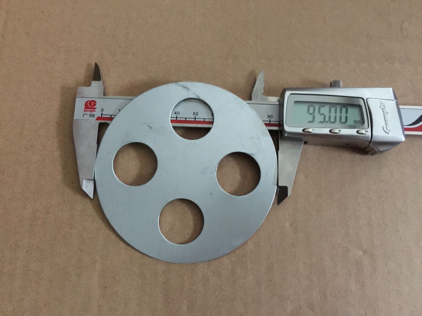 Four Holes Shim ISUZU Auto Parts 1513890330 Light and Thin In FVZ Rear Axle