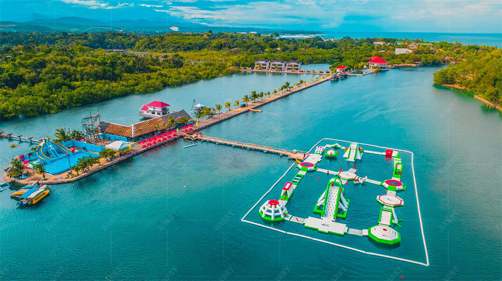 UV-Resistant Anti-UV Inflatable Water Fun Zone with Air Blower Accessories