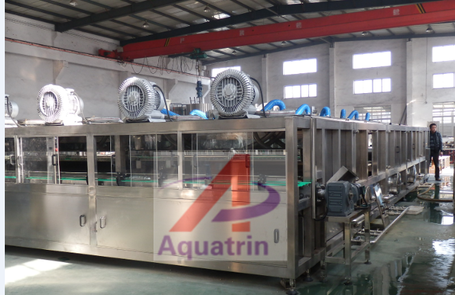 SUS304 90 degree Juice Bottle Packing Machine For Hot Temperature Liquid
