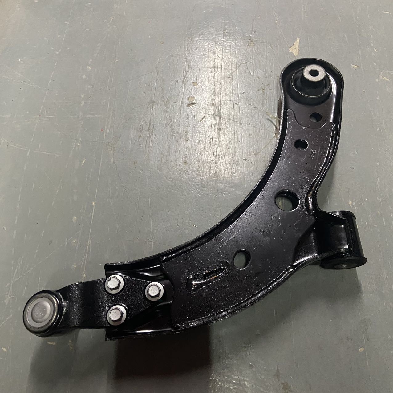 OE 10228100 10228200 Front Lower Control Arm for MG ZS Right and Left Side