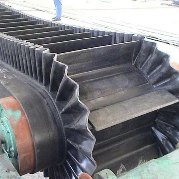 Small Lumps Partition Cold Resistant Conveyor Belt For Building Materials