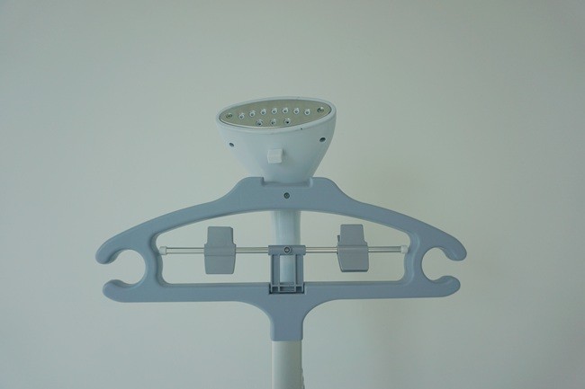 1.8 L Water Tank Capacity Hanging Garment Steamer Floor Standing Garment Iron