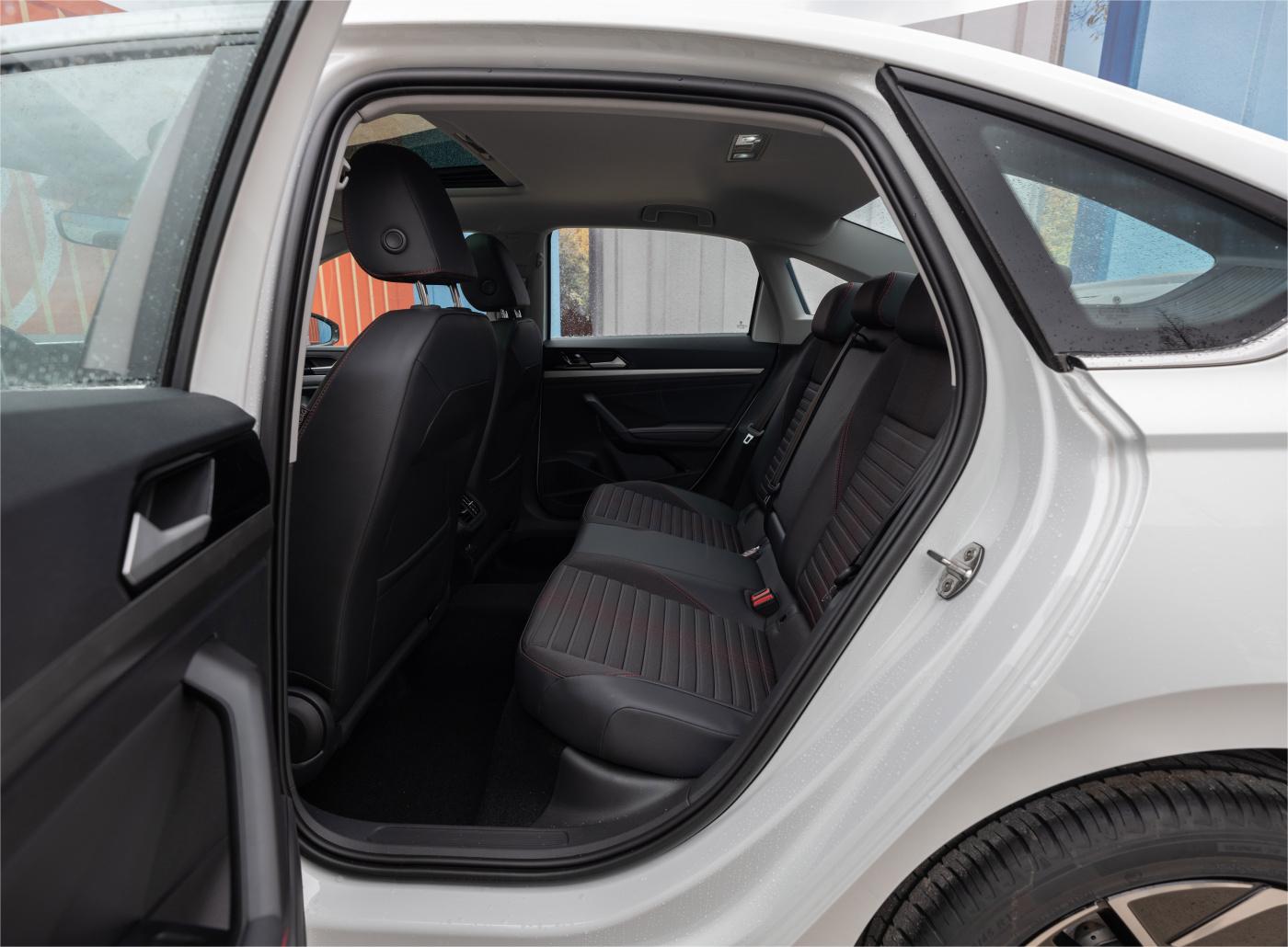 2023 Vw LAVIDA 1.4T 150Hp 4 Seats 5 Doors Petrol Cars Gasoline Vehicle with Electric Rear Window and One Key Lifting Made