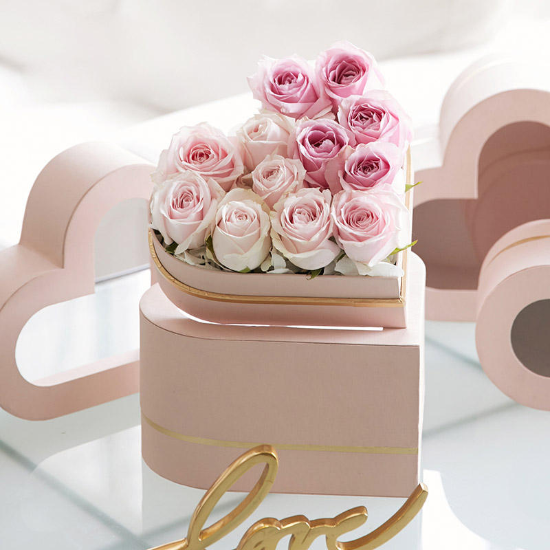 Simple Luxurious Creative Colorful Romantic Heart Flower Box Packaging with PVC Window