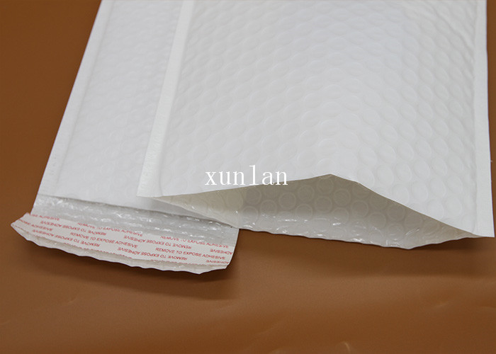 Co - Extruded White Or Colored Poly Mailers Copperplate Printing Matt Material