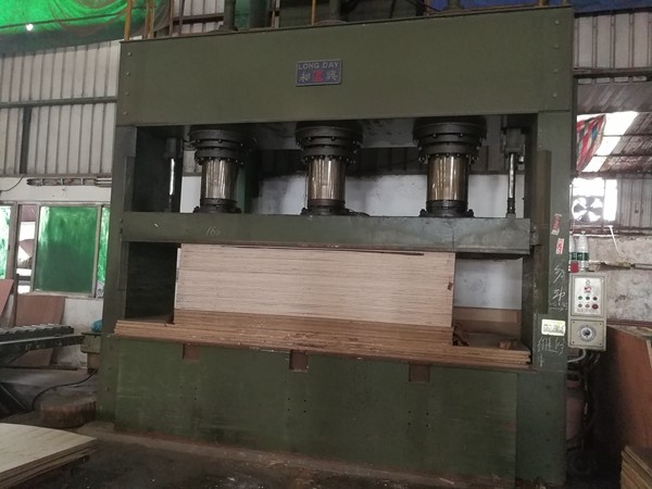OEM Veneer Ply Board Fancy Flooring Wenge Plywood Customized