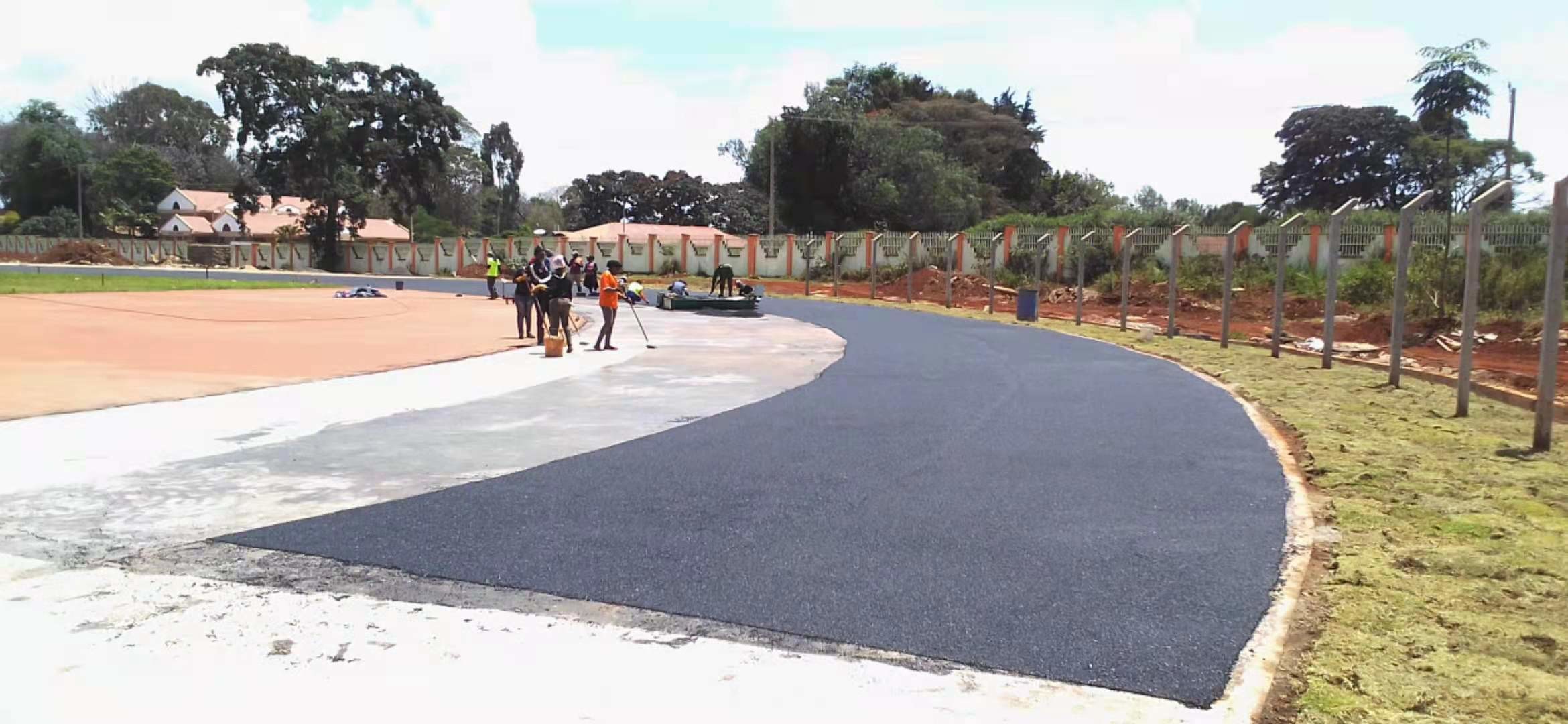 10 Year Jogging Track Material Low Density For Excellent Coverage