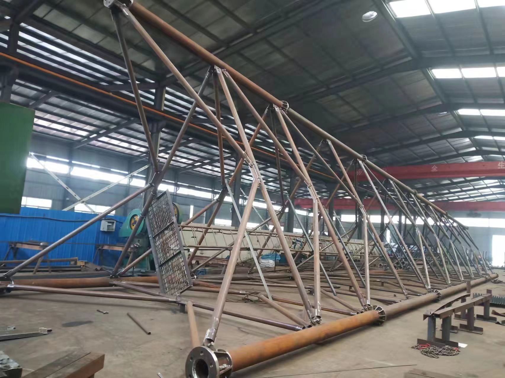 High Quality Customizable Triangular Angle Steel Telecommunication Tower Kit With Mounting Brackets And Accessories