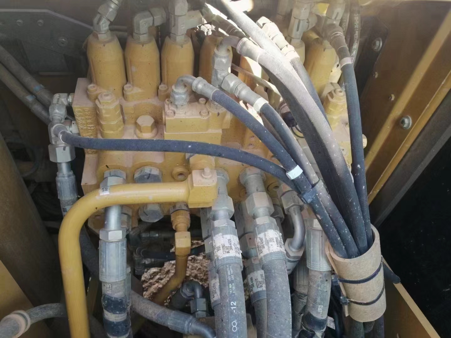 Original Hydraulic Valve Used Cat313d Crawler Excavator with 0.52m3 Bucket Capacity
