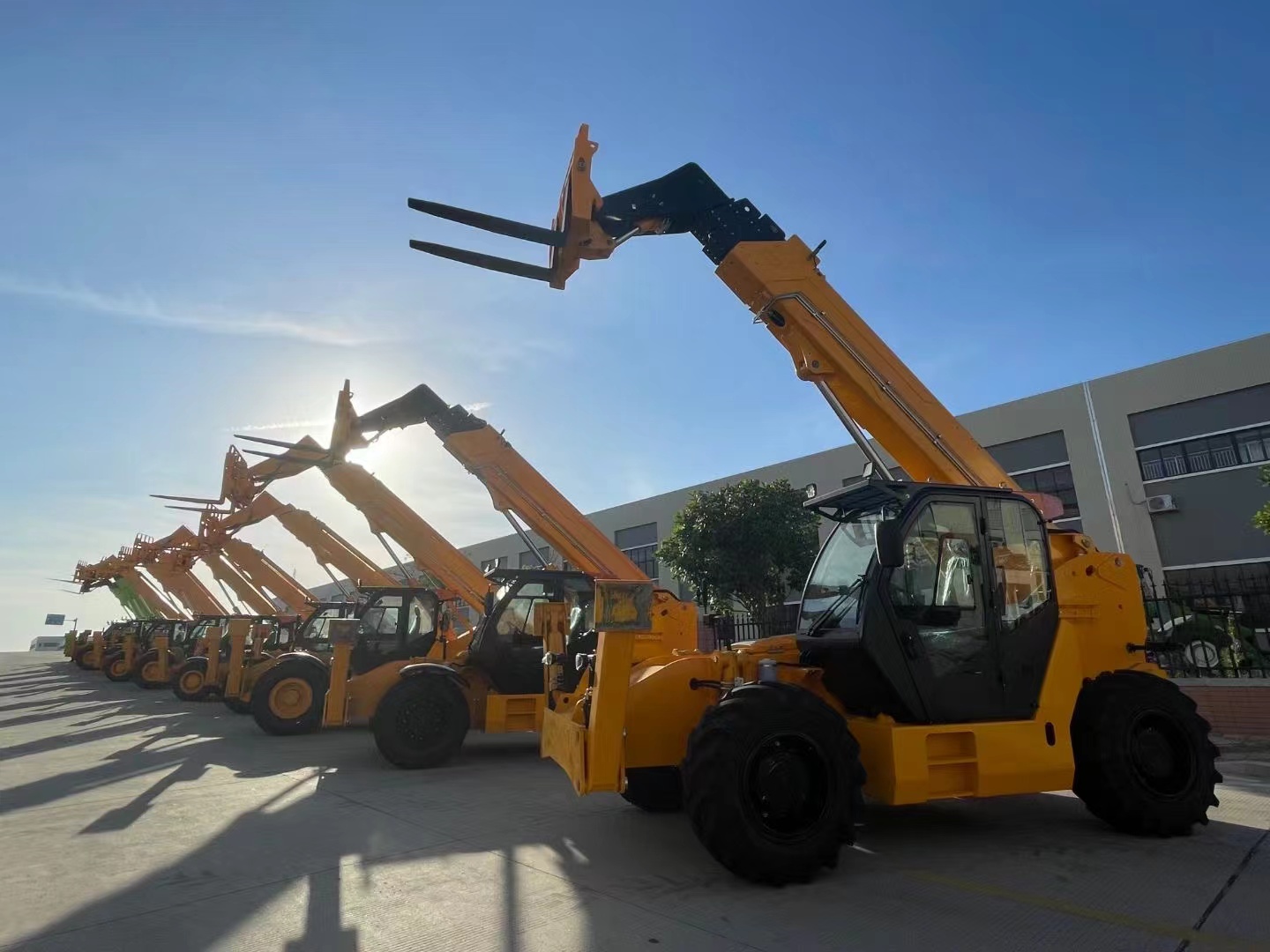 Food Beverage 7400 kg SNSC 5 ton Telehandler 7-14M Telescopic Handler Forklift Boom Loader