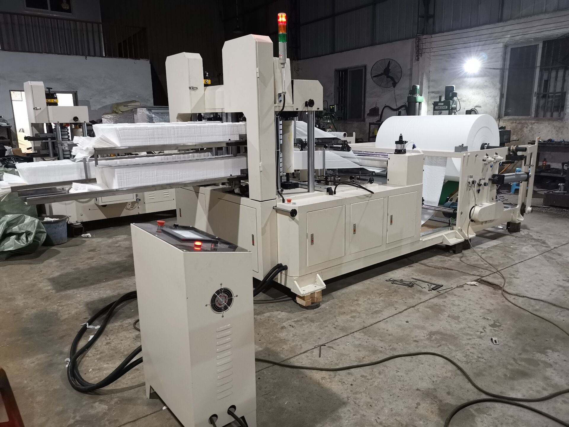Four Layers Good Quality Napkin Tissue Paper Making Machine Customized