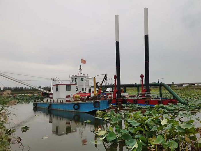 22 Inch Model Professional Cutter Head Dredge / Suction Dredging Equipment