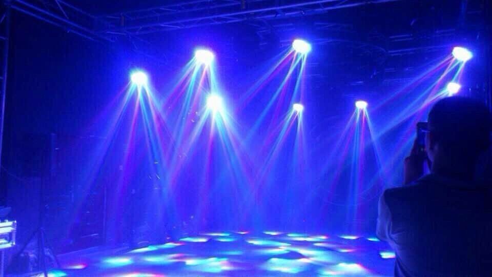 Sharpy Sky Beam Rotating Beam Moving Head Light 7 Eye 4 In 1 Mini Stage Effect