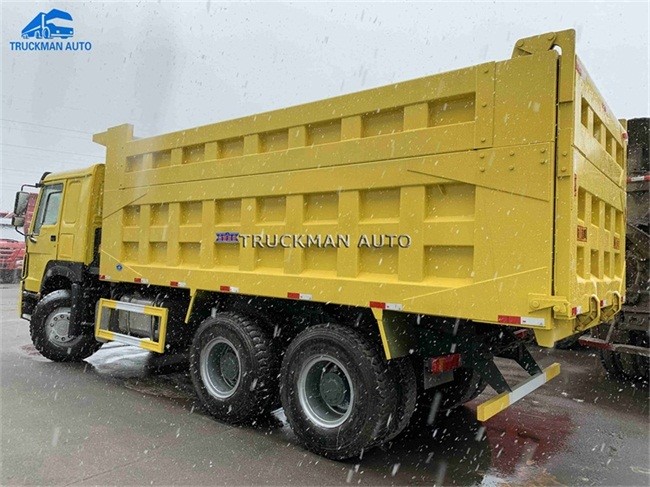 Sinotruk Howo Used 10 Wheeler Truck High Strength Steel With 18m3 New Cargo Box