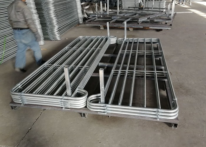Portable Steel Cattle Fence Carbon Steel Materials Portable Horse Fence Panels