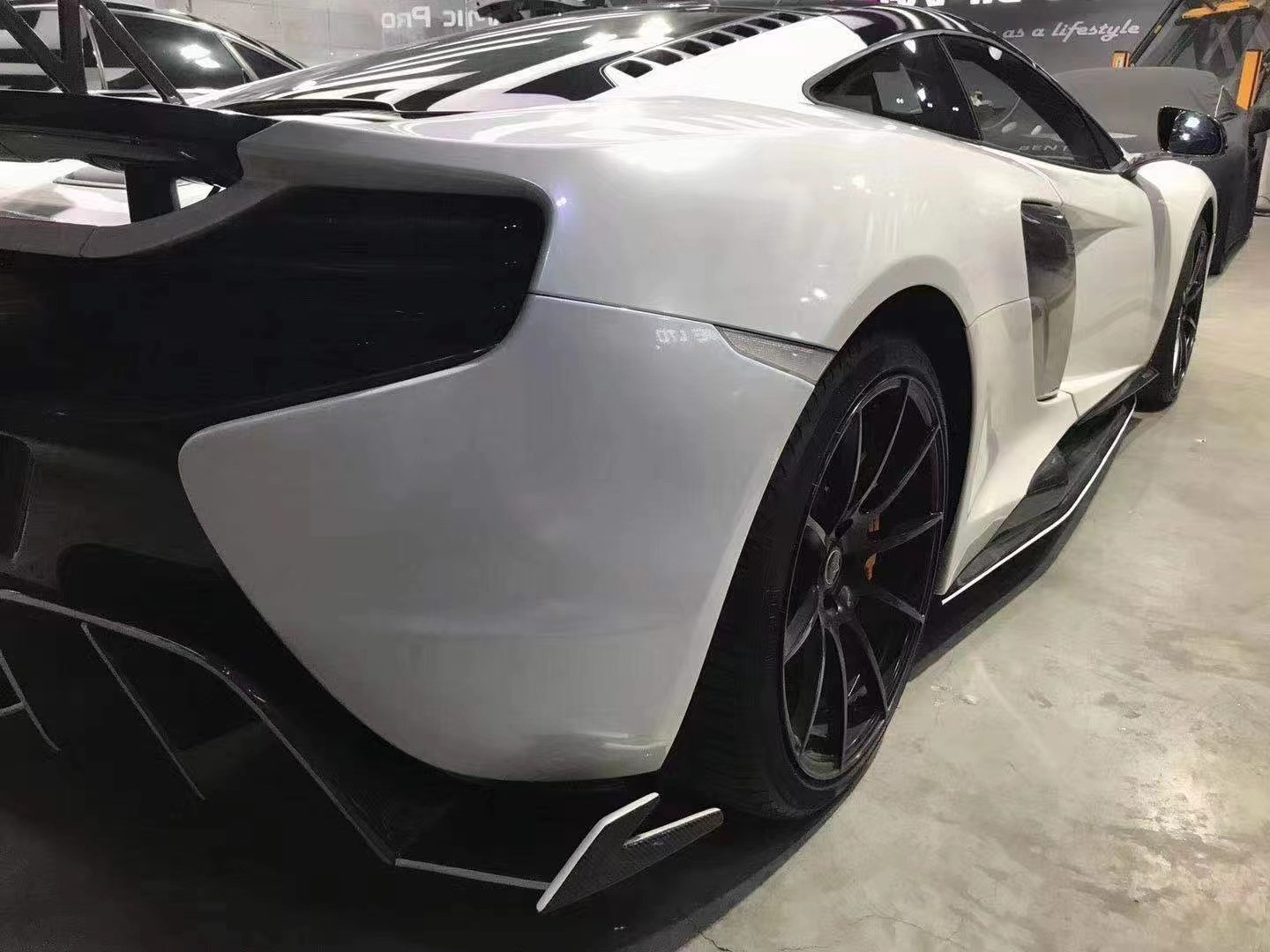 Sell Like Hot Cakes for McLaren MP4-12C 625C 650S Carbon Fiber Body Kit Upgraded 675LT Style Side Skirt Rear Diffuser