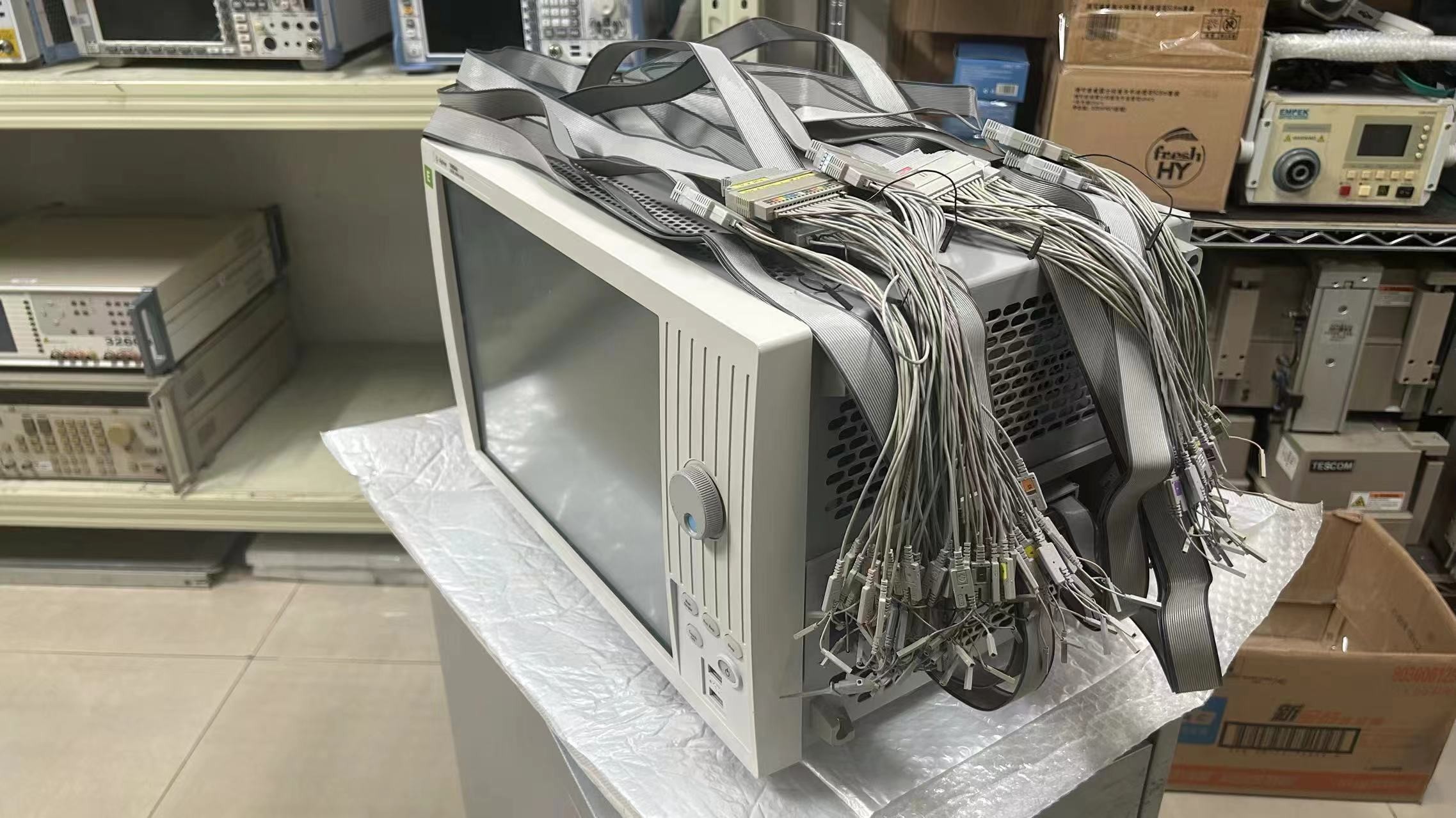 Keysight Agilent 16804A 136-Channel Portable Logic Analyzer tested in ful working conditions
