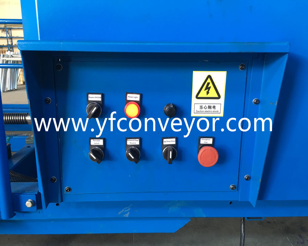 A Standing Platform of Factory Price Truck Loading Conveyor/Customizable Truck Loading Unloading conveyor