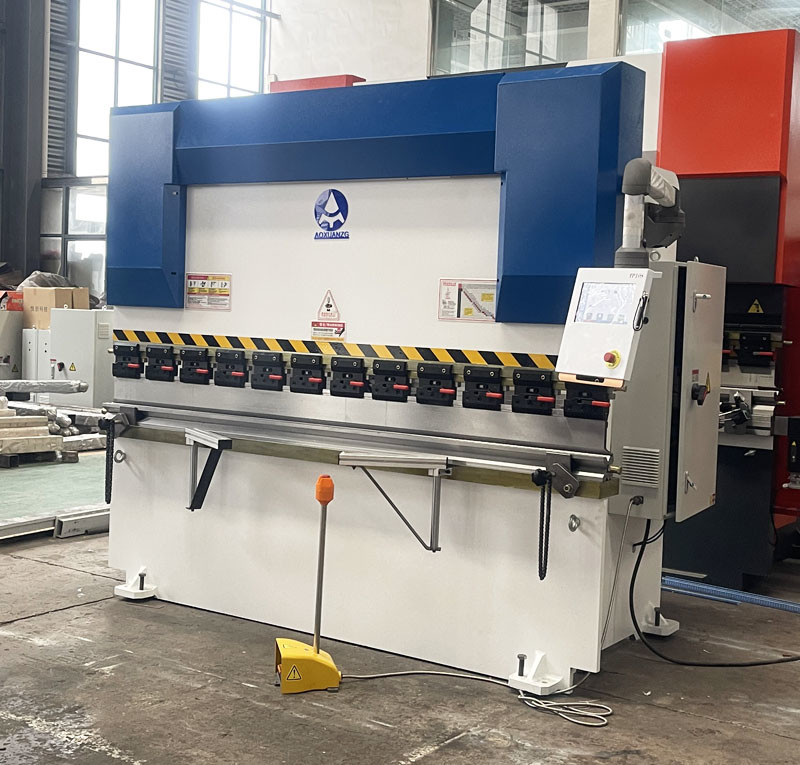 3mm x 2500mm Mild Steel CNC Folding Press Machine 63T Press Brakes Machine