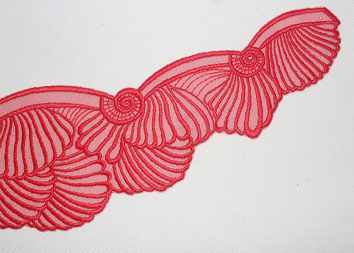Vintage Scalloped Edge Lace / Applique Embroidered Mesh Lace Trim For V Neckline OEM