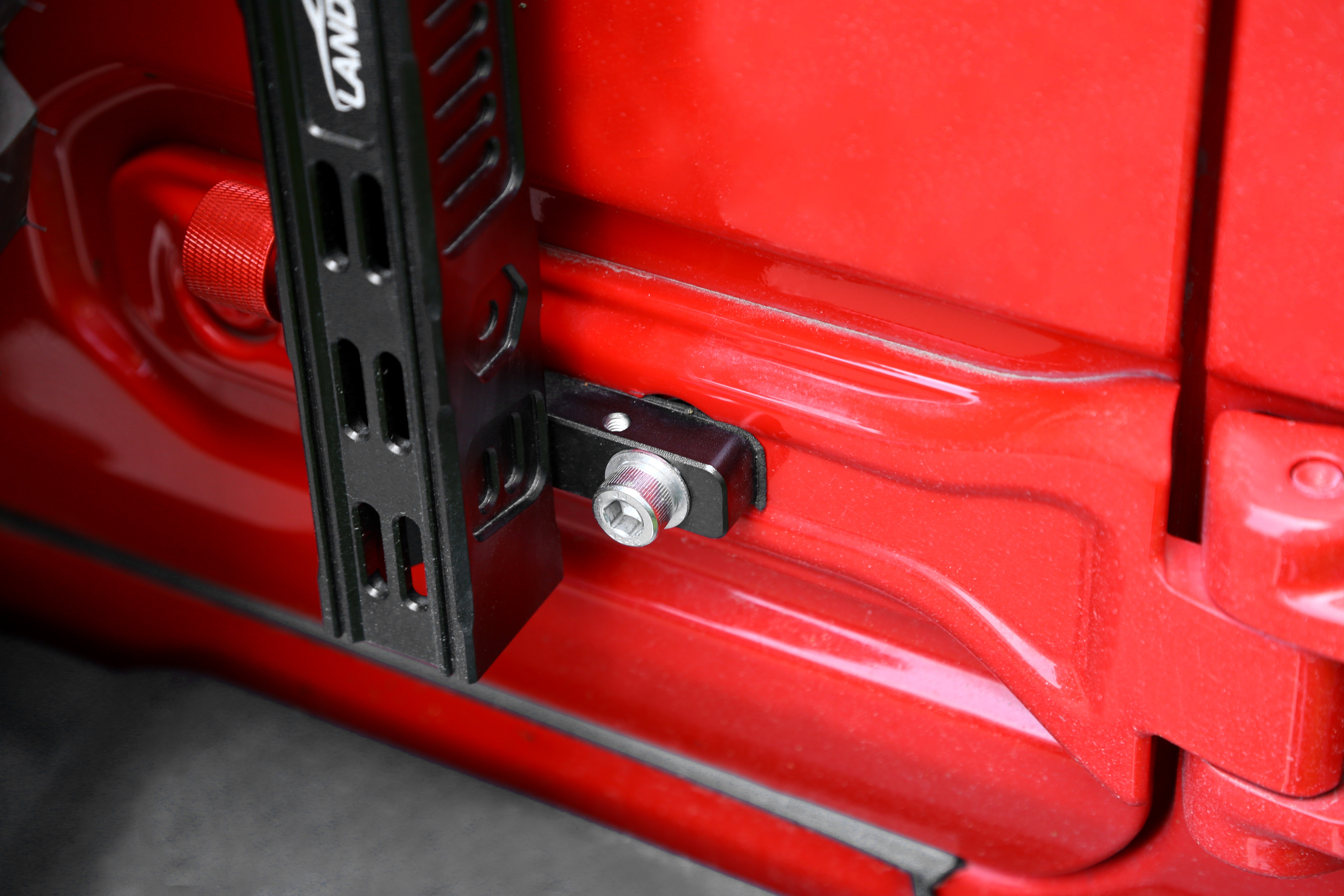 2018-2022 Jeep Wrangler JL Black Red Tangle-Free Telescopic Aluminum Flag Pole System