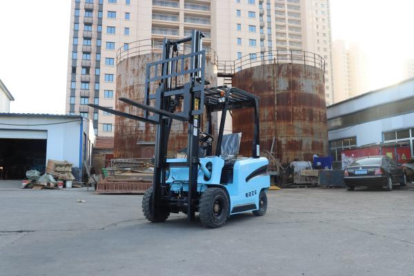 Custom Cordless 2 Ton Electric Forklift With 3 Stage Mast Forklift Truck
