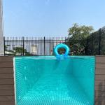 Acrylic Borderless Swimming Pool for Hotels 43m3 Pool Water Capacity 3050KGS Net