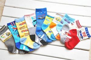 Wholesale Colorful cartoon patterned design knitted AZO-free terry cotton boys socks from china suppliers