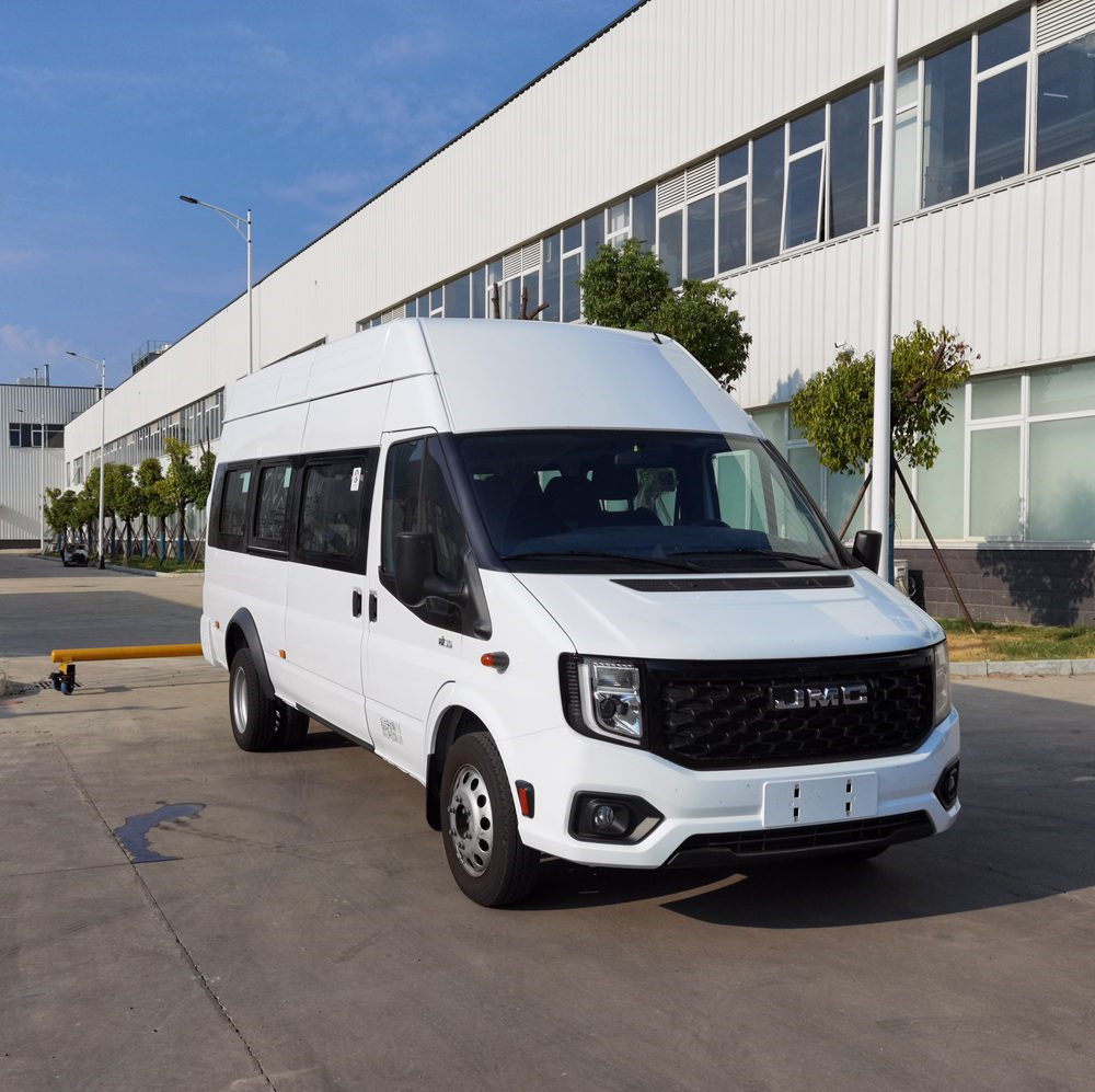 White 17 Seater Coach Tour Bus Tourist Road Diesel Electric Bus