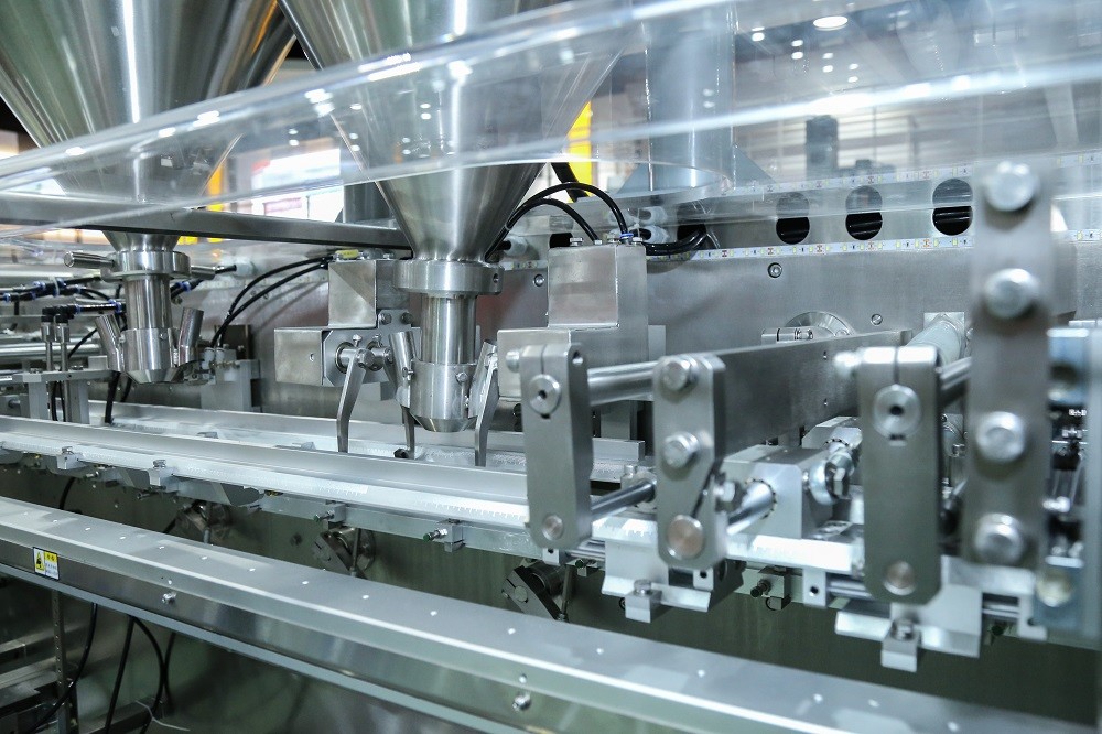 Automatic Horizontal Pesticide Filling Machine 15-40 Bags / Minute Power Filling And Sealing Machine