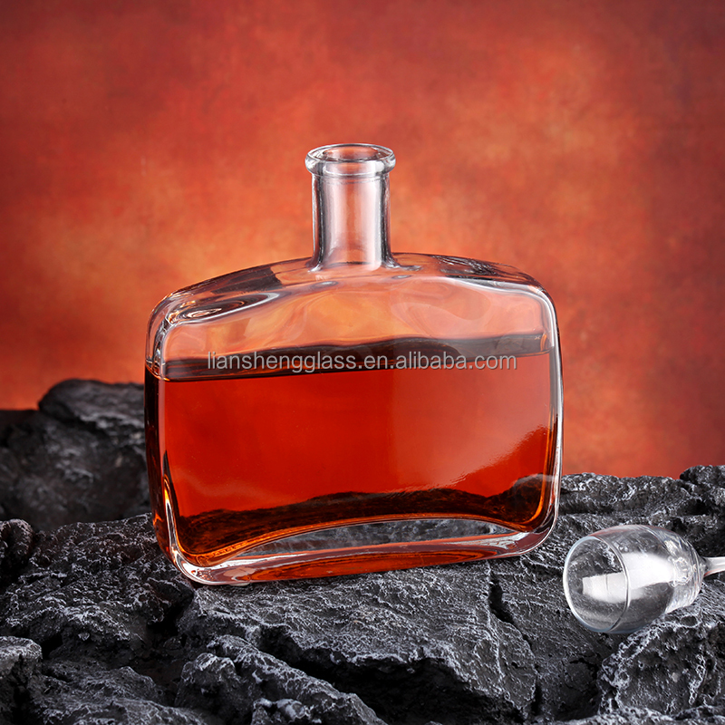 Custom Size Accepted Liquor Square Cube Glass Bottle 200ml 300ml 500ml 750ml with Cap