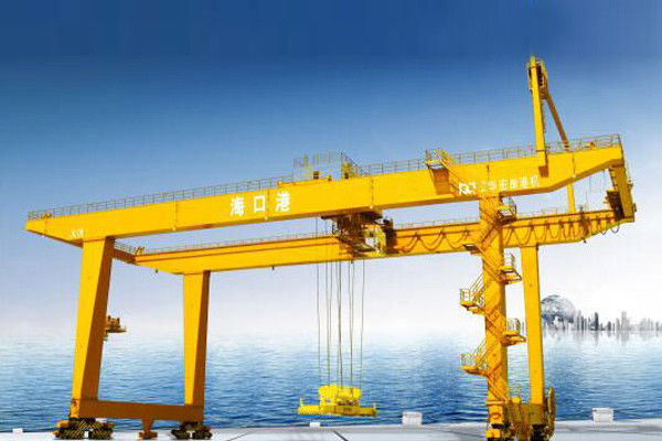 Container Rail Mounted Gantry Crane Double Beam , Electric Mobile Gantry Crane