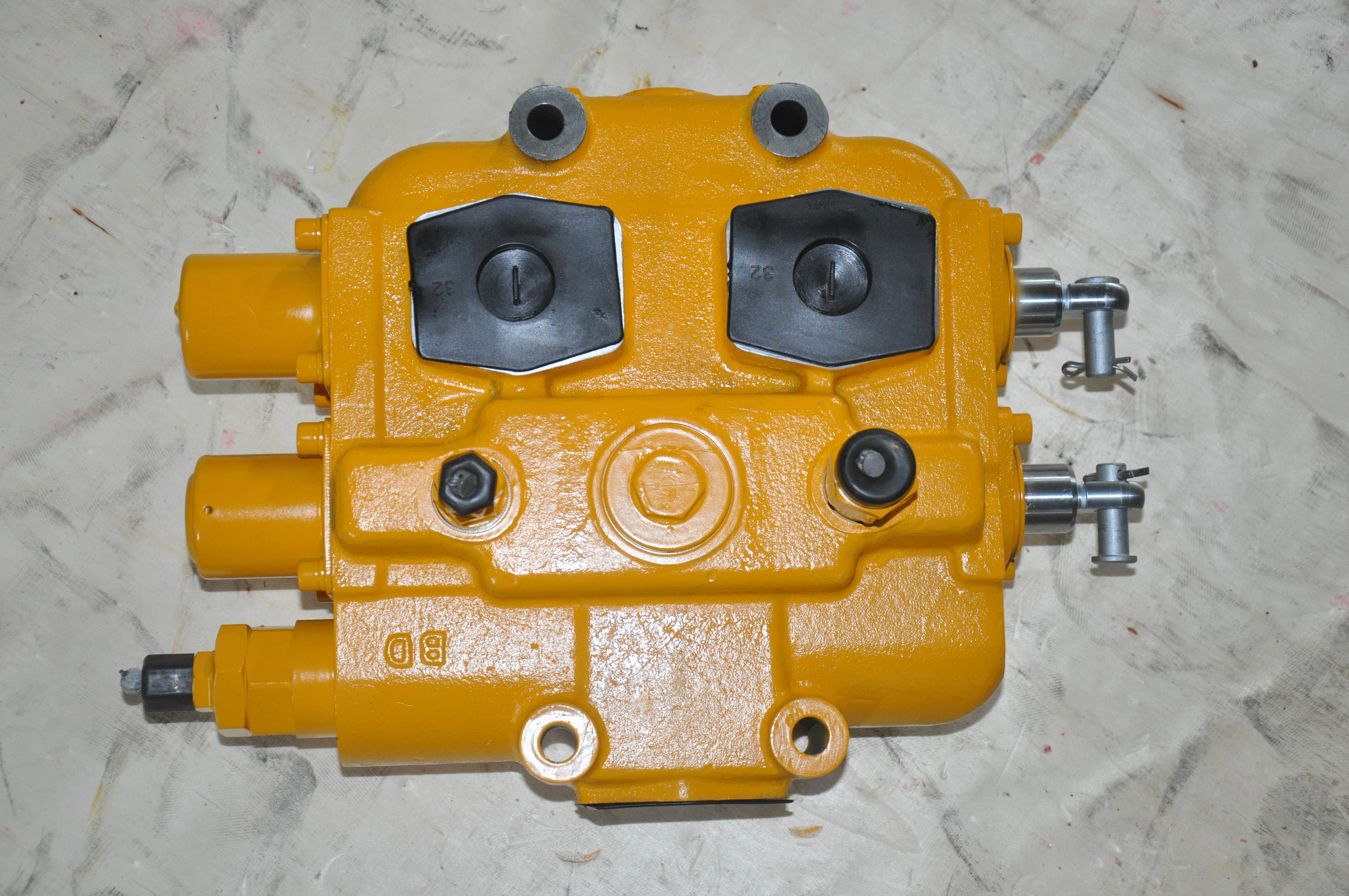 OEM 12C0016X0Y16MPA Hydraulic Directional Control Valve Wheel Loader Spare Parts