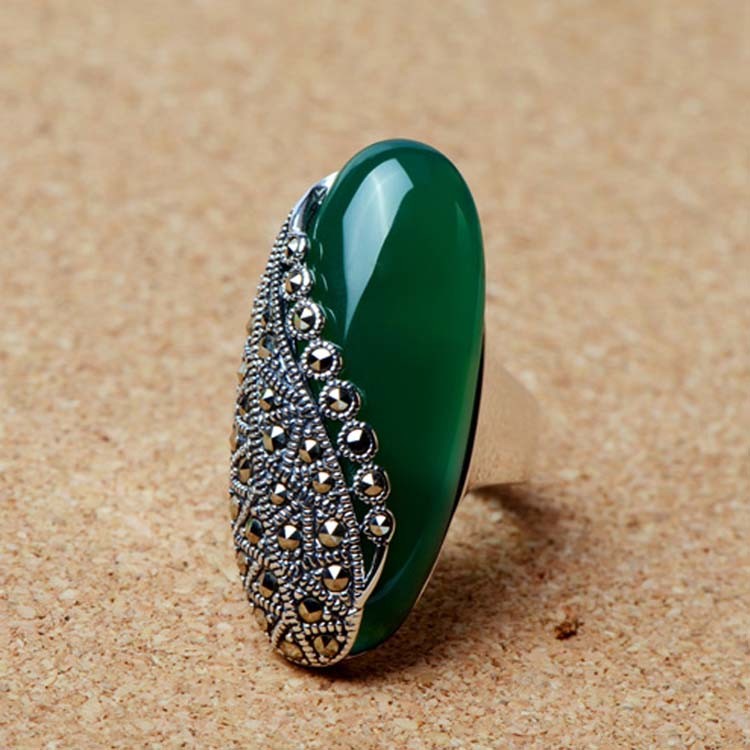 Vintage Sterling Silver Ring with Oval Green Agate and Marcasite (R12283GREEN)