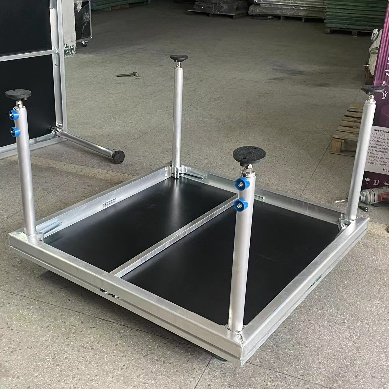 Round / Square Portable DJ Stage Platform Detachable Aluminum Alloy Glass Plywood Material