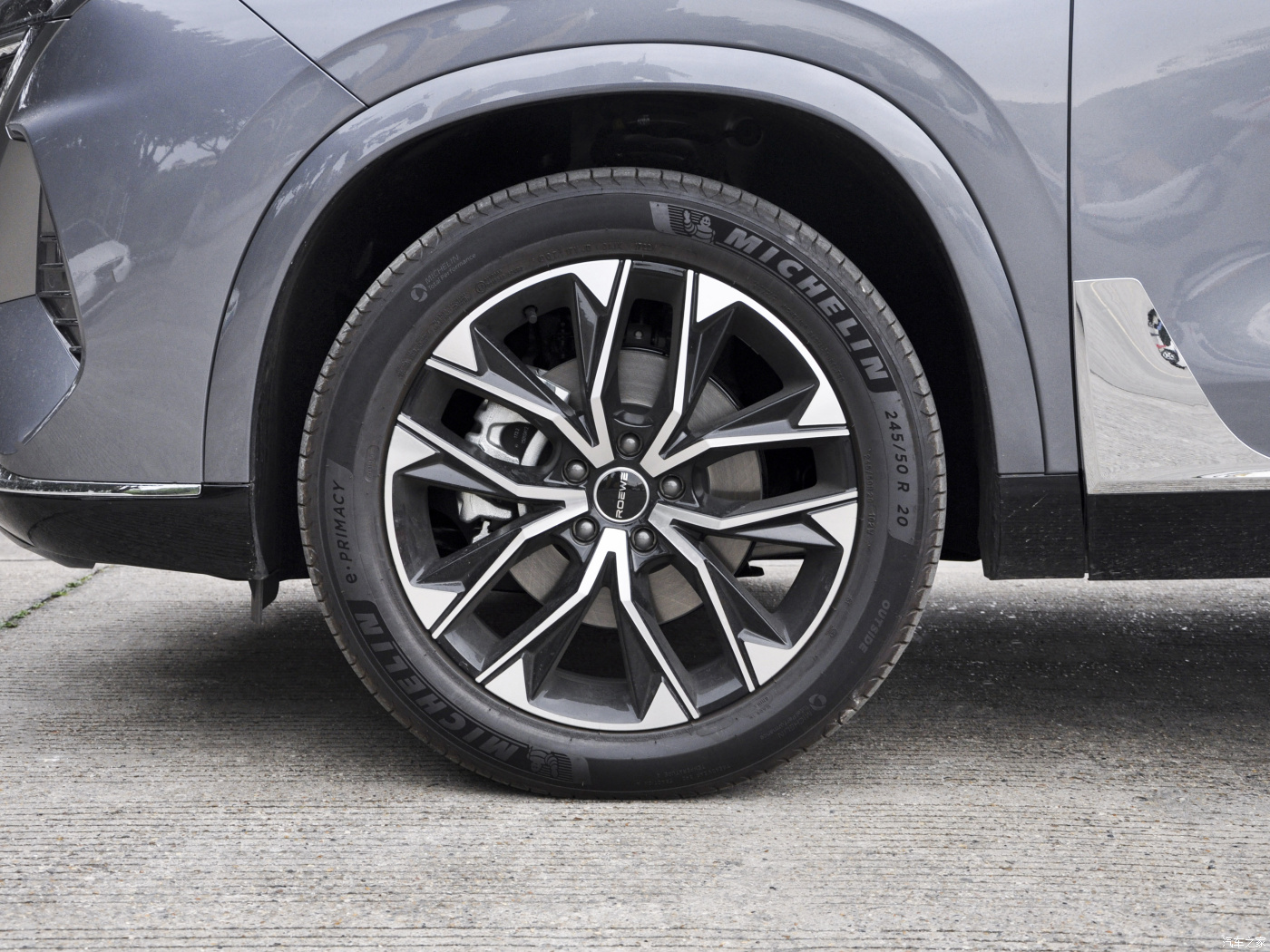 Tire Size R18 2024 Saic Roewe RX9 2.0T 242HP L4 Gasoline Cars 6 Seats Cars With Electric Driver's Seat Adjustment