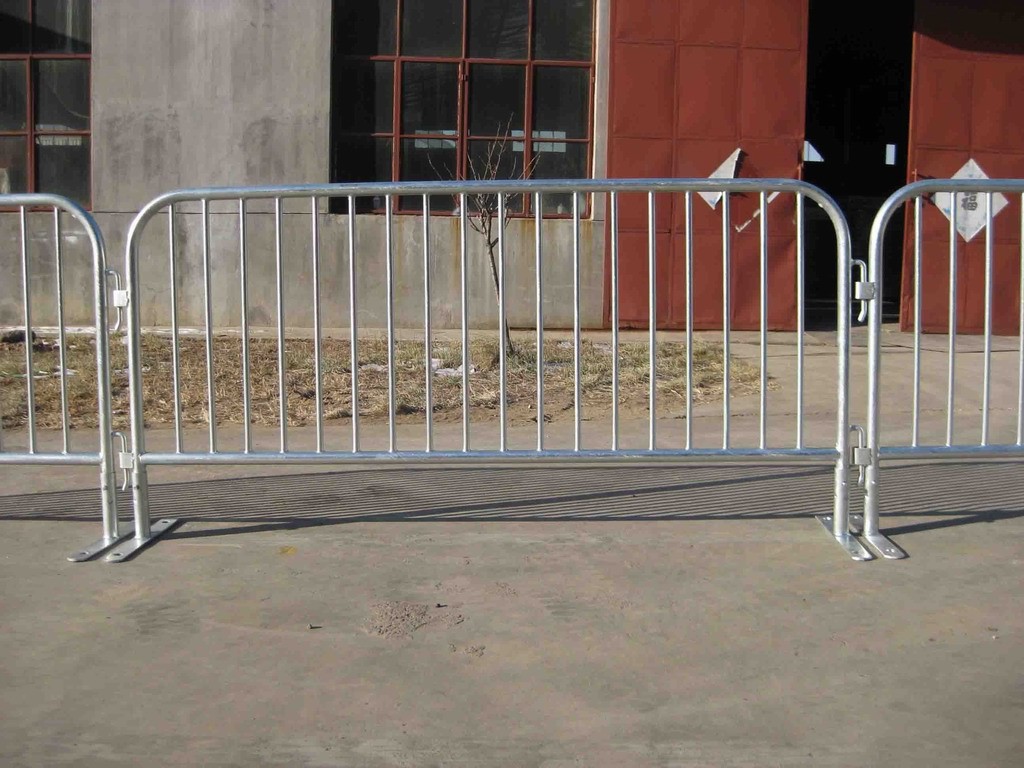 Galvanized Steel Temporary Crowd Control Barriers Fence White Color