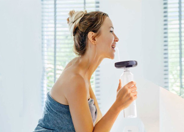 White Portable Teeth Flushing Machine / Water Pick Flosser 50 - 60hz With Cup