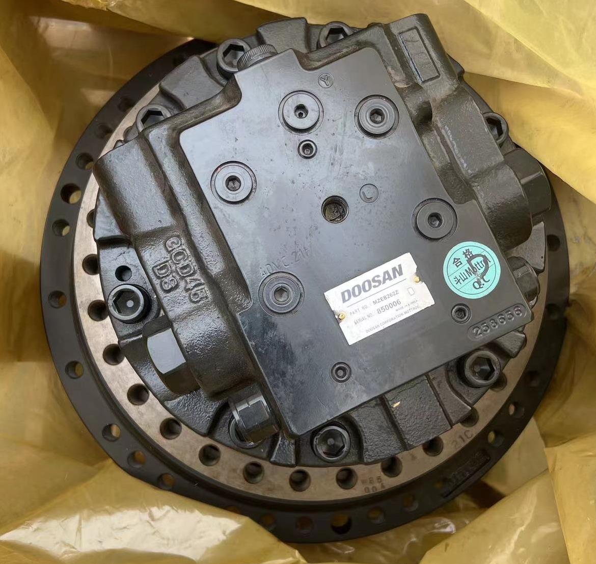 20 - 25 Tons Excavator Motor MZEB2622 850005 Travel Motor Assembly Tm40