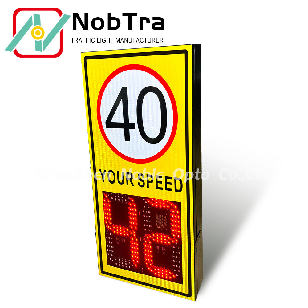 Pole Or Trailer Mount Solar Powered Radar Speed Signs with W Waveform Detects Moving Vehicles and 140 Pcs LED Quantities