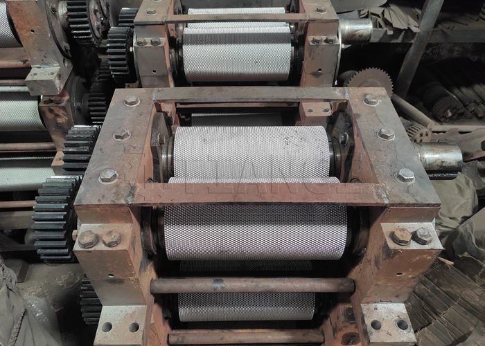 Mineral Powder Granulating Equipment Compound Fertilizer Roller Press Granulator