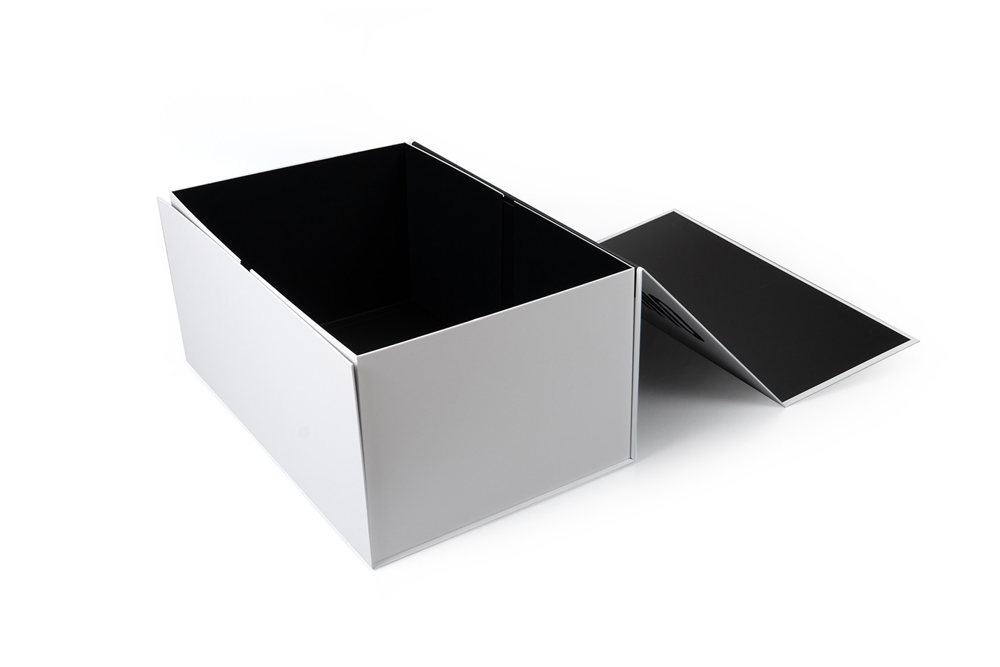 MOSCHINO Automatic Foldable Paper Boxes Gift Packaging With Magnets