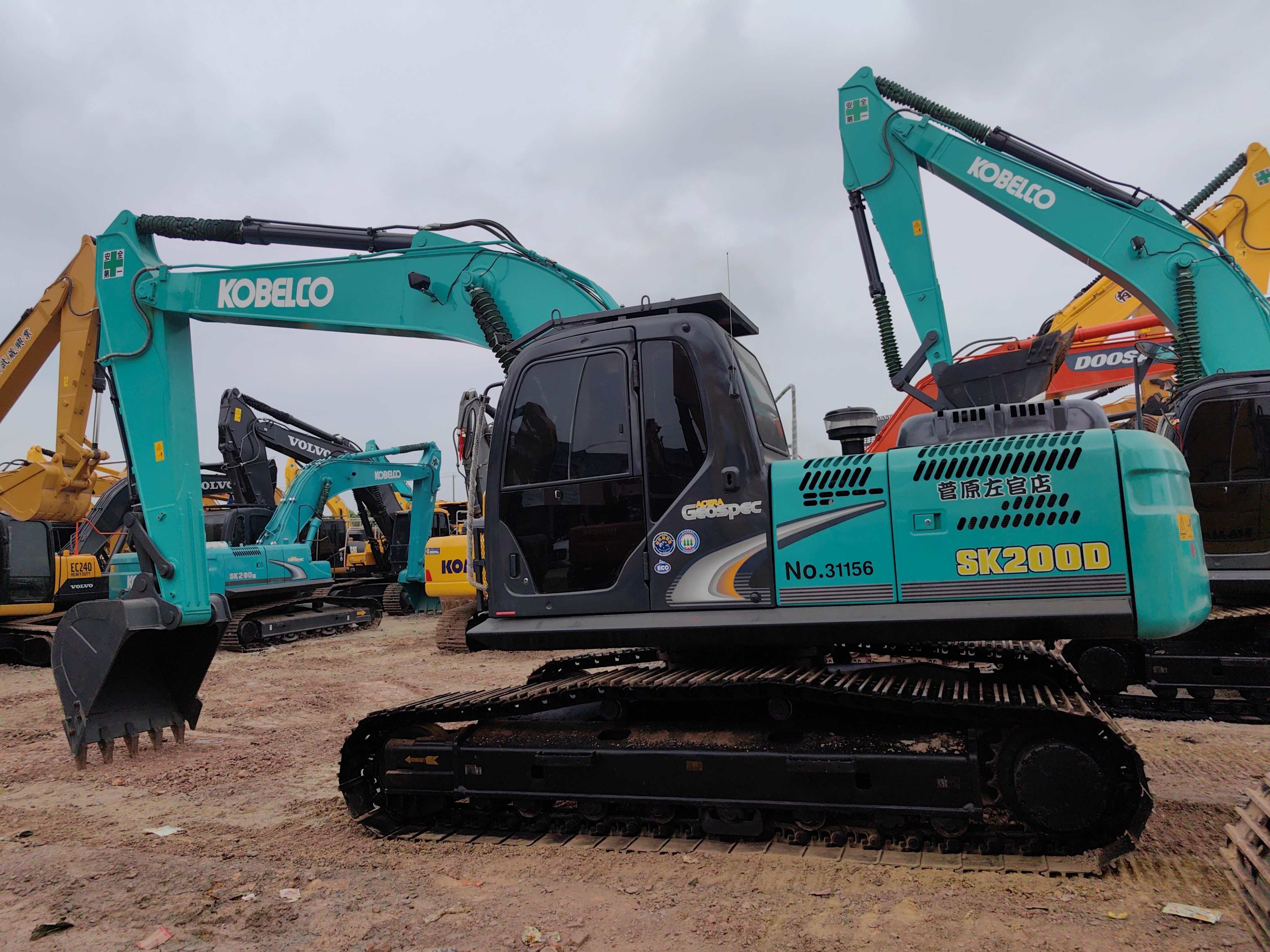 High Quality Kobelco Sk200 Excavator Medium Construction Machinery Japanese Original Low Price Japan Excavator Machine