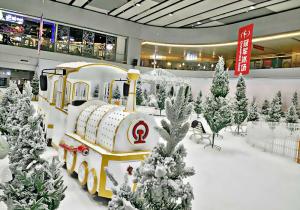 Wholesale Supermarket Electric Trackless Train / Kids Party Train Ice And Snow World Style from china suppliers