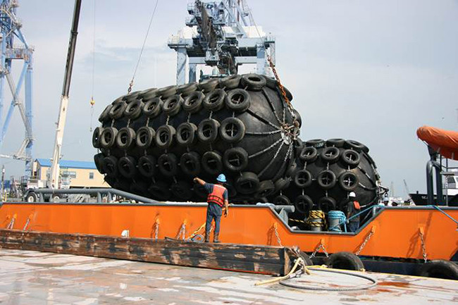 Flexible Durable Yokohama Pneumatic Rubber Fender Marine Ship Berthing Solutions