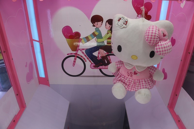 Prize Cut Doll Claw Crane Machine Multi Player Shears Gift Lovely Stable Process