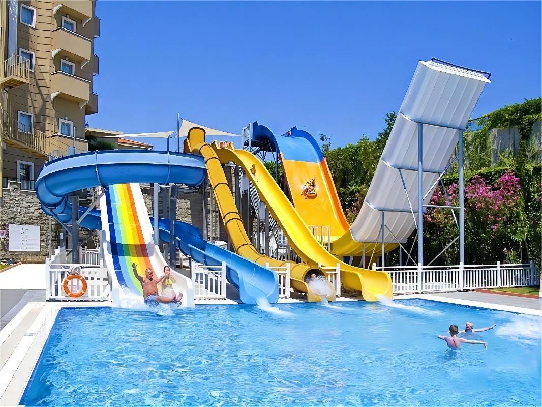 Child Amusement Park Swimming Pool Equipment Fiberglass Toys Water Slides