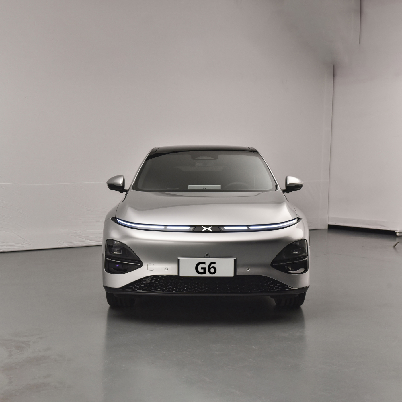 s Popular Xpeng G6 5-Door 5-Seat Medium-Sized SUV Pure Electric and Design with Max Speed 180km/h